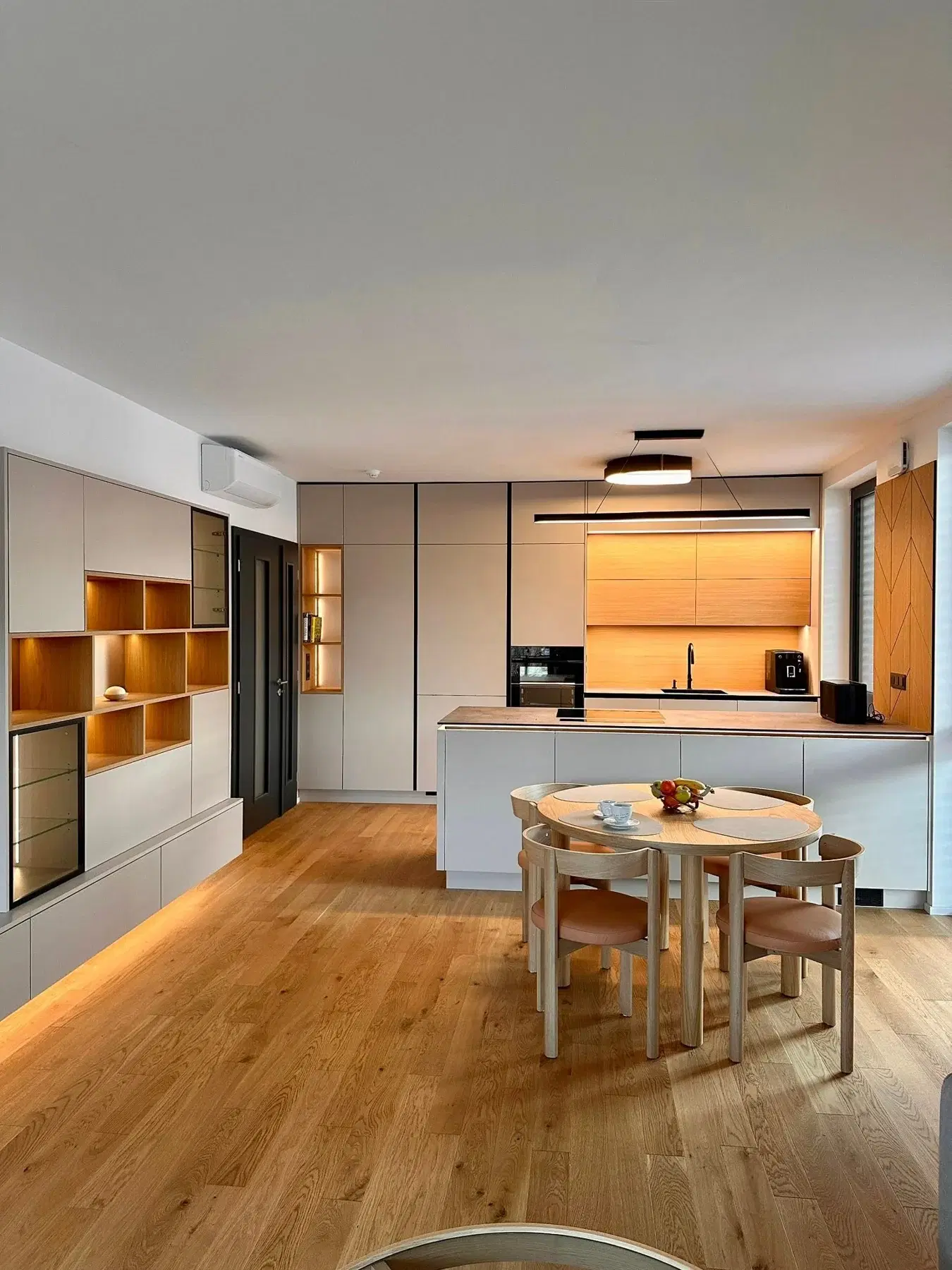 Vivienda de mobiliario continuo: vista 1 del proyecto